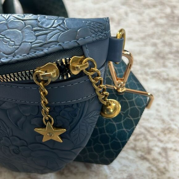 Blue Embossed Crossbody Bag with Crossbody strap vegan leather - Picture 10 of 11